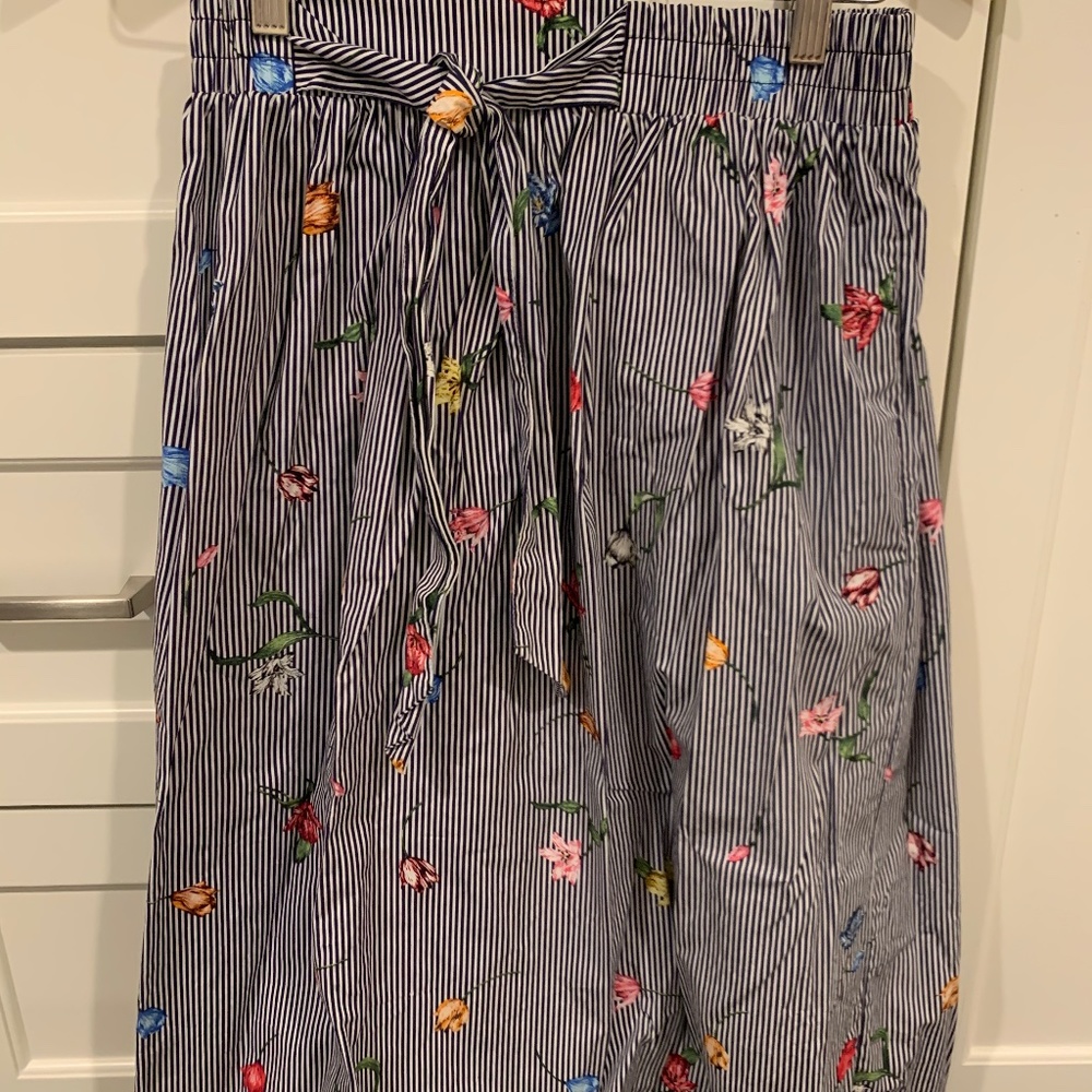 Light weight skirt.